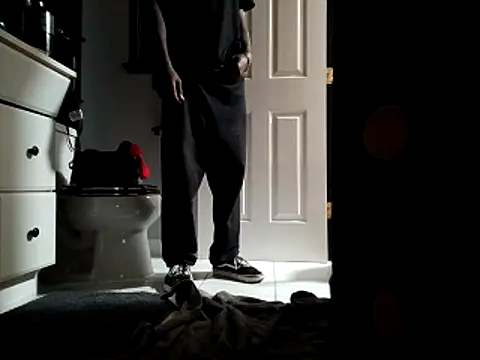 Snapshot of DevinToore chatting on October 29, 3:38 am DevinToore online show from October 29, 3:38 am