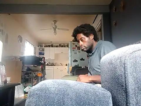 Snapshot of DevinToore chatting on December 3, 6:07 pm DevinToore online show from December 3, 6:07 pm