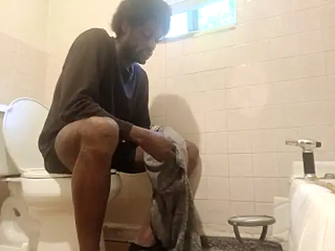 Snapshot of DevinToore chatting on November 2, 8:25 pm DevinToore online show from November 2, 8:25 pm