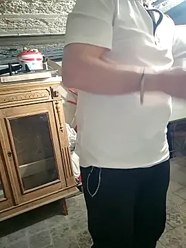 Snapshot of KnownObligation1 chatting on February 19, 1:41 pm KnownObligation1 online show from February 19, 1:41 pm