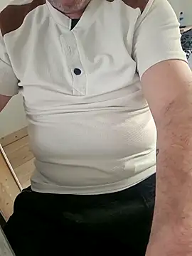 Snapshot of KnownObligation1 chatting on February 15, 8:46 am KnownObligation1 online show from February 15, 8:46 am