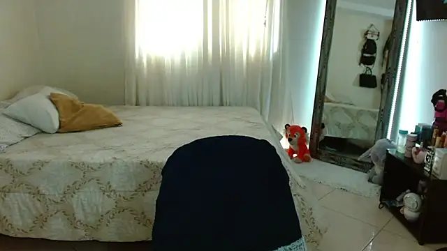 KatalinnaBrown online show from October 22, 5:34 pm