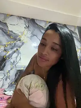 Snapshot of KatalinnaBrown chatting on July 1, 11:32 am KatalinnaBrown online show from July 1, 11:32 am