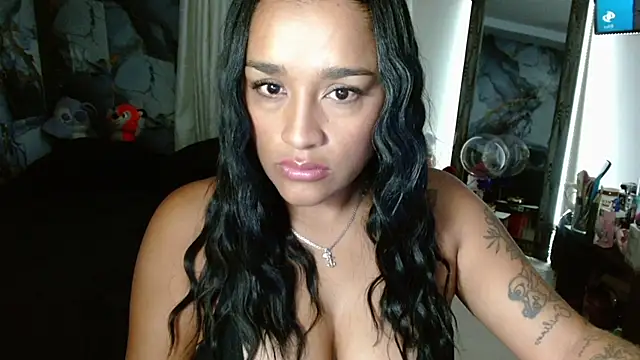 KatalinnaBrown online show from November 4, 11:14 am