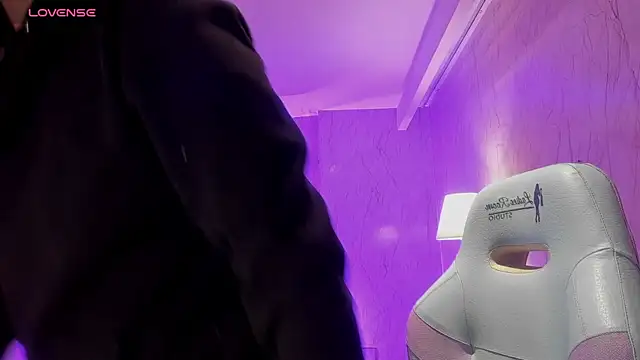 Snapshot of InnaraRoy chatting on February 11, 7:48 pm InnaraRoy online show from February 11, 7:48 pm