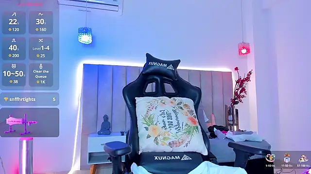 Snapshot of LizSheibaum chatting on March 21, 2:50 am LizSheibaum online show from March 21, 2:50 am