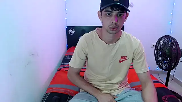 sexy dirty couple2 online show from January 25, 8:00 am