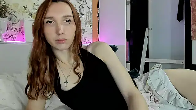 Snapshot of LisaIcon chatting on February 3, 11:58 pm LisaIcon online show from February 3, 11:58 pm