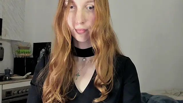 LisaIcon online show from February 12, 8:41 pm