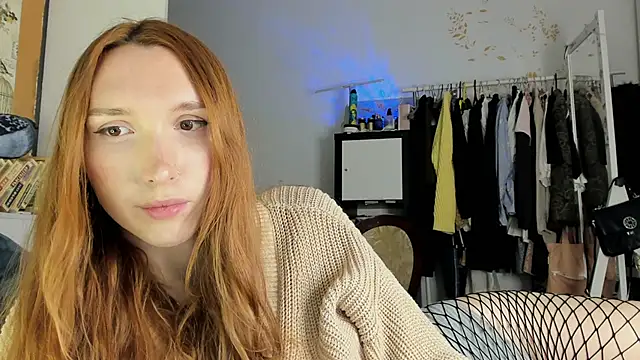 LisaIcon online show from November 23, 1:32 pm