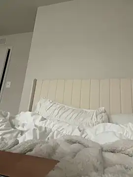 emilycoco online show from February 22, 8:43 pm