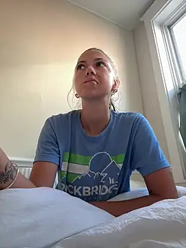 emilycoco online show from July 19, 9:55 pm
