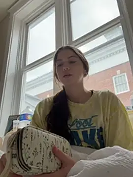emilycoco online show from May 10, 7:05 pm
