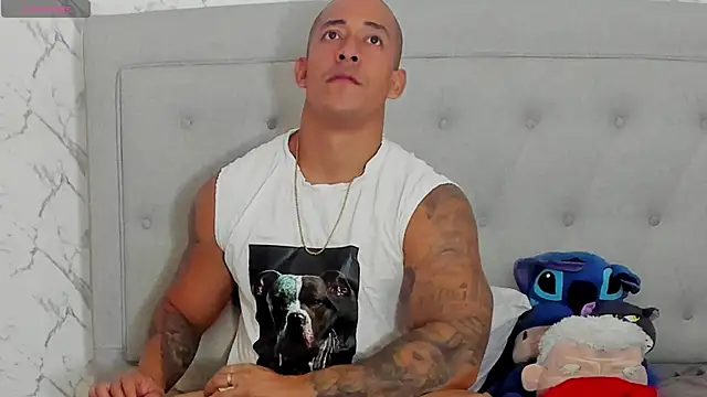 Snapshot of luigiferrara chatting on June 17, 8:30 pm luigiferrara online show from June 17, 8:30 pm