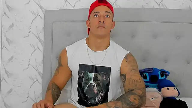 luigiferrara online show from November 8, 10:57 pm