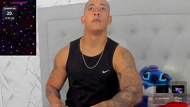 luigiferrara online show from March 5, 9:11 pm