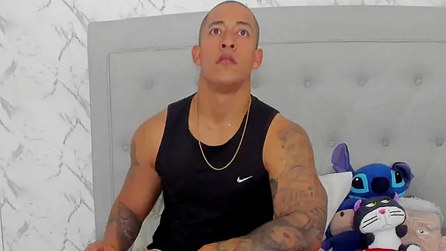 luigiferrara online show from March 12, 9:19 pm