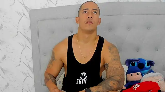 luigiferrara online show from November 29, 6:41 pm