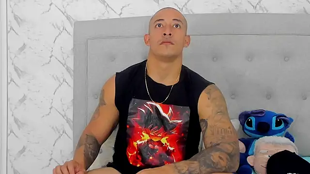 luigiferrara online show from October 27, 9:49 pm