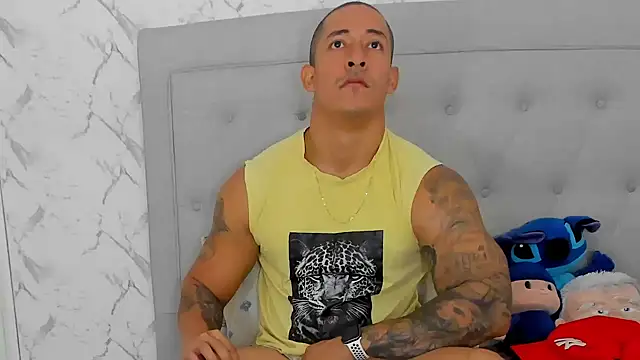 luigiferrara online show from November 30, 2:51 pm