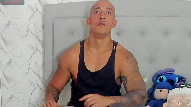 Snapshot of luigiferrara chatting on July 7, 9:29 pm luigiferrara online show from July 7, 9:29 pm