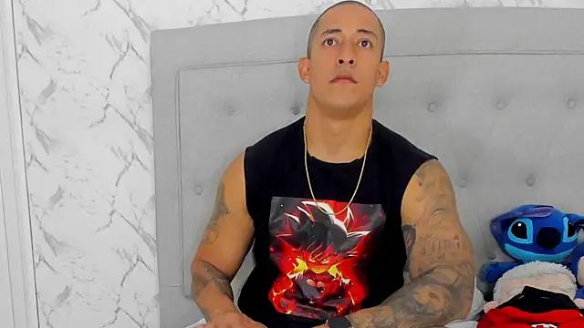 luigiferrara online show from November 21, 9:25 pm