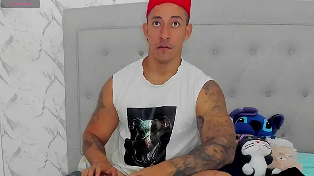 luigiferrara online show from April 5, 2:46 pm