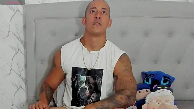 Snapshot of luigiferrara chatting on July 10, 9:15 pm luigiferrara online show from July 10, 9:15 pm