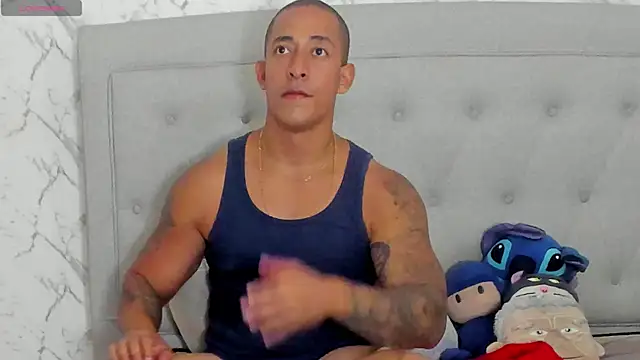 Snapshot of luigiferrara chatting on July 1, 9:59 pm luigiferrara online show from July 1, 9:59 pm