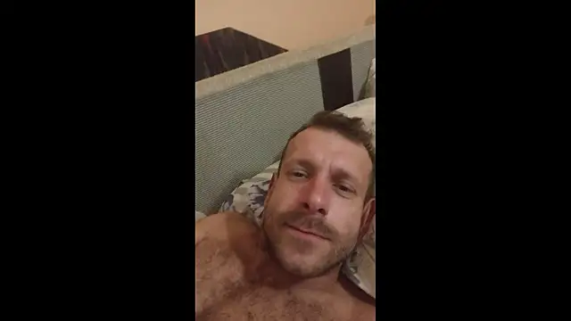 Snapshot of DonCristian chatting on December 21, 2:35 am DonCristian online show from December 21, 2:35 am