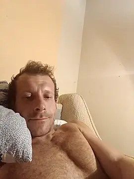 Snapshot of DonCristian chatting on October 26, 10:43 pm DonCristian online show from October 26, 10:43 pm