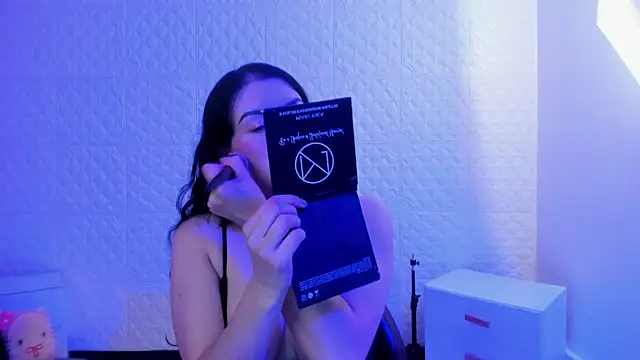 Violetaa diazz online show from June 13, 9:13 pm