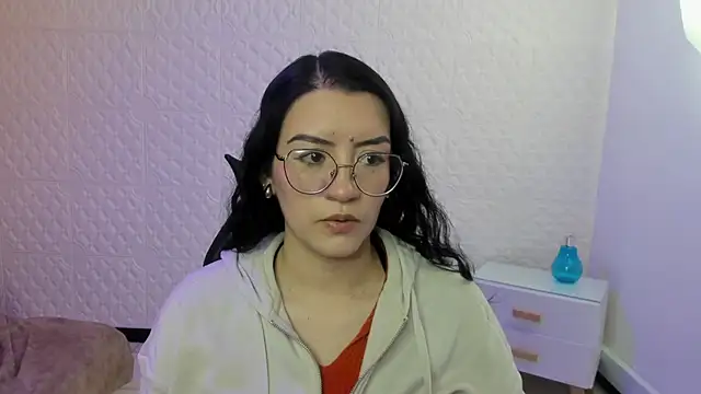 Violetaa diazz online show from October 25, 9:15 pm