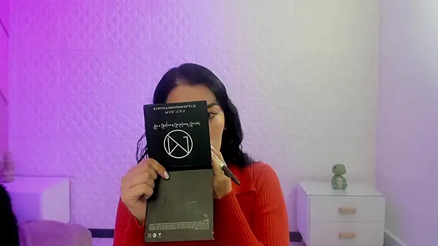 Violetaa diazz online show from March 25, 9:14 pm