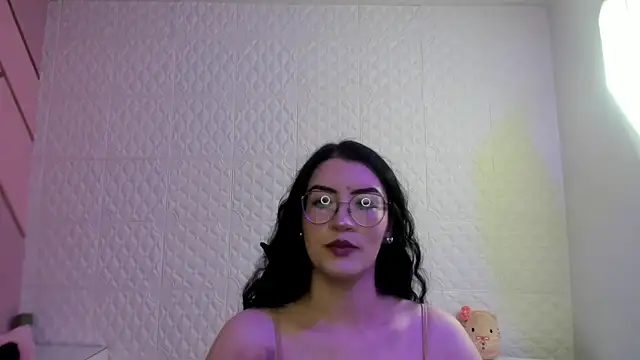 Violetaa diazz online show from June 2, 9:26 pm