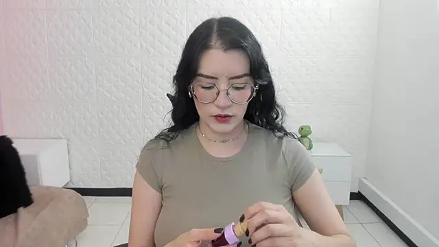 Violetaa diazz online show from April 23, 9:05 pm