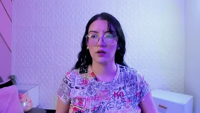 Violetaa diazz online show from June 6, 9:09 pm