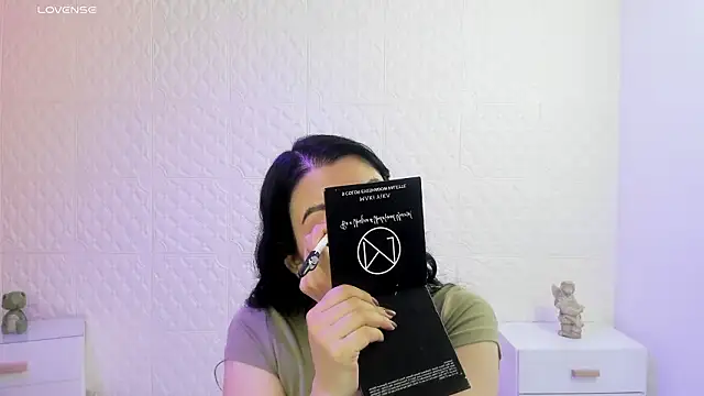 Violetaa diazz online show from February 5, 9:10 pm