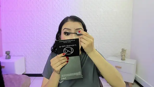 Violetaa diazz online show from March 6, 9:10 pm