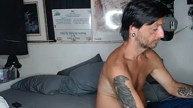 titclitcmndr online show from February 12, 12:05 am