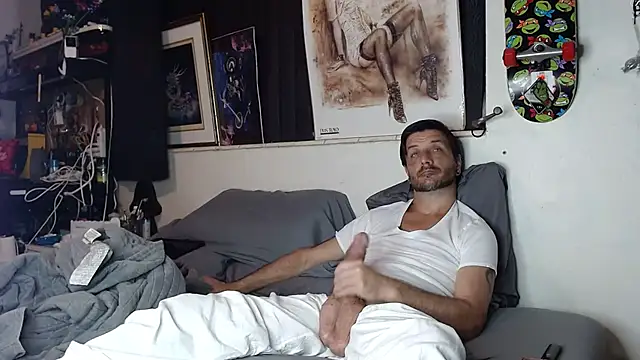 titclitcmndr online show from February 4, 3:33 am