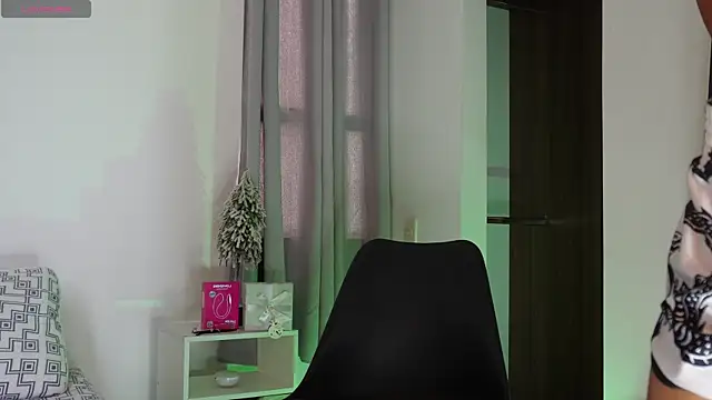 Snapshot of Busterspinter chatting on December 17, 6:24 pm Busterspinter online show from December 17, 6:24 pm