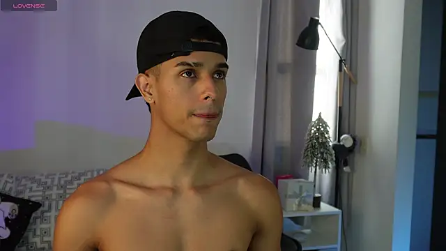 Snapshot of Busterspinter chatting on December 14, 3:50 pm Busterspinter online show from December 14, 3:50 pm