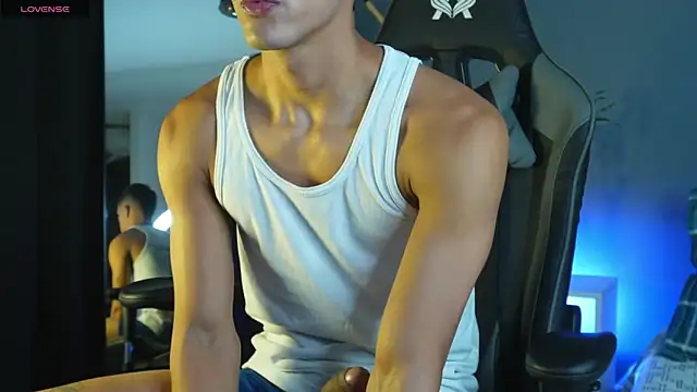Snapshot of Busterspinter chatting on June 5, 1:10 am Busterspinter online show from June 5, 1:10 am