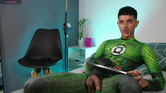 Snapshot of Busterspinter chatting on October 31, 3:52 pm Busterspinter online show from October 31, 3:52 pm