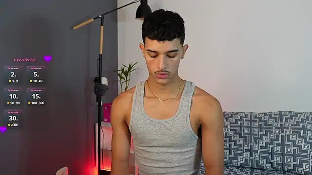 Snapshot of Busterspinter chatting on November 15, 6:34 pm Busterspinter online show from November 15, 6:34 pm