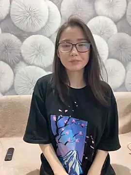 Snapshot of Milka23 chatting on March 7, 8:00 pm Milka23 online show from March 7, 8:00 pm