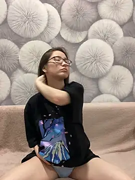 Snapshot of Milka23 chatting on March 7, 11:05 pm Milka23 online show from March 7, 11:05 pm