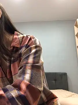 Snapshot of Milka23 chatting on February 9, 9:26 am Milka23 online show from February 9, 9:26 am