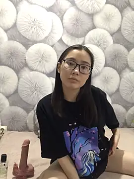 Snapshot of Milka23 chatting on March 2, 8:14 pm Milka23 online show from March 2, 8:14 pm